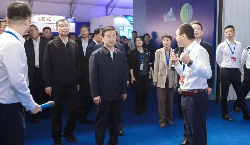 e79073e5f6e184ec7d26b424e74e8be7